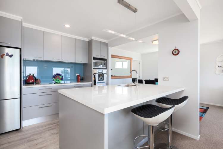 84 Vipond Road Stanmore Bay_15