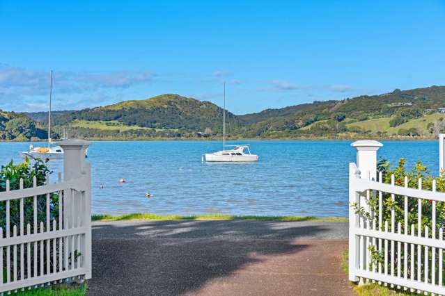 Waterfront bliss on Waiheke – make it yours