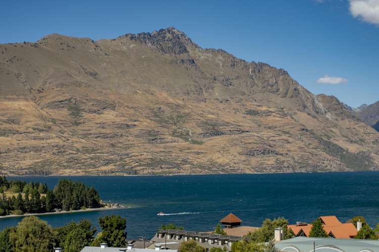 9-13 Hallenstein Street & 1 York Street Queenstown_4