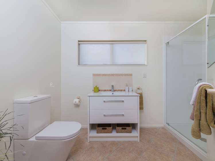 54d Delta Avenue New Lynn_11