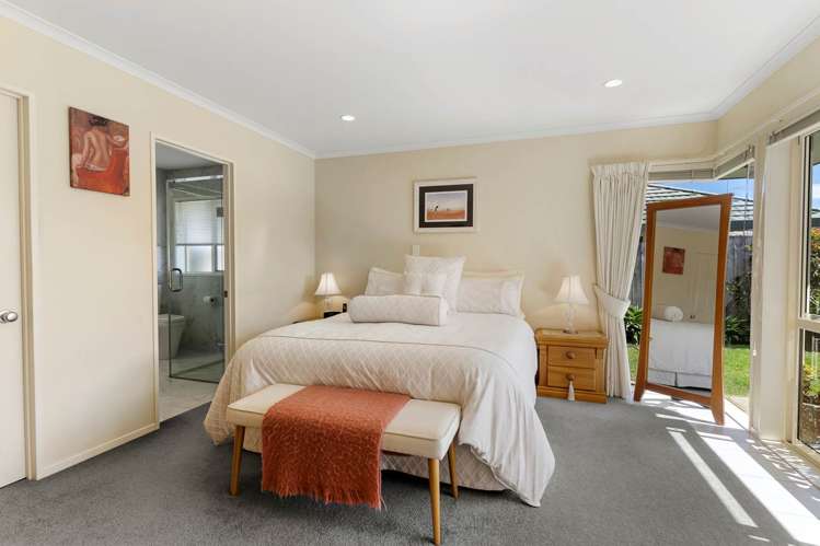 210 Hill Road The Gardens_15