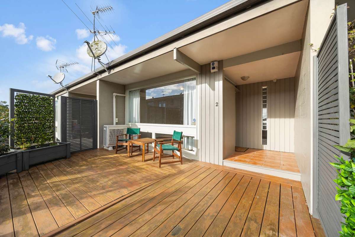 2/46 Thatcher Street_3