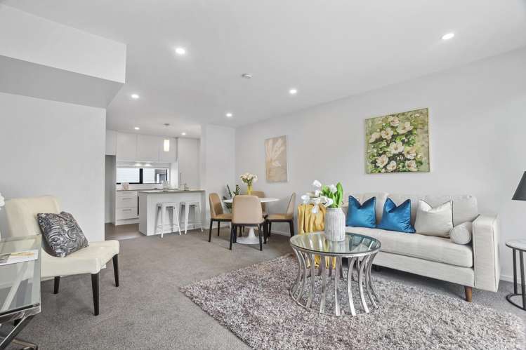 4/10 Shamrock Lane Te Atatu Peninsula_2