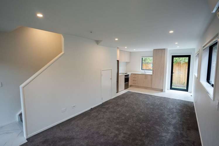 3/3 Johnston Grove Taita_6