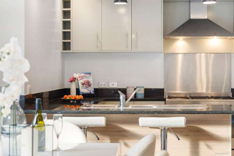 110 Kyle Road Greenhithe_10