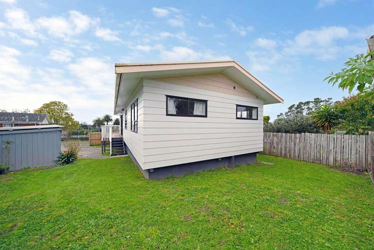 2/40C West Coast Road Glen Eden_20