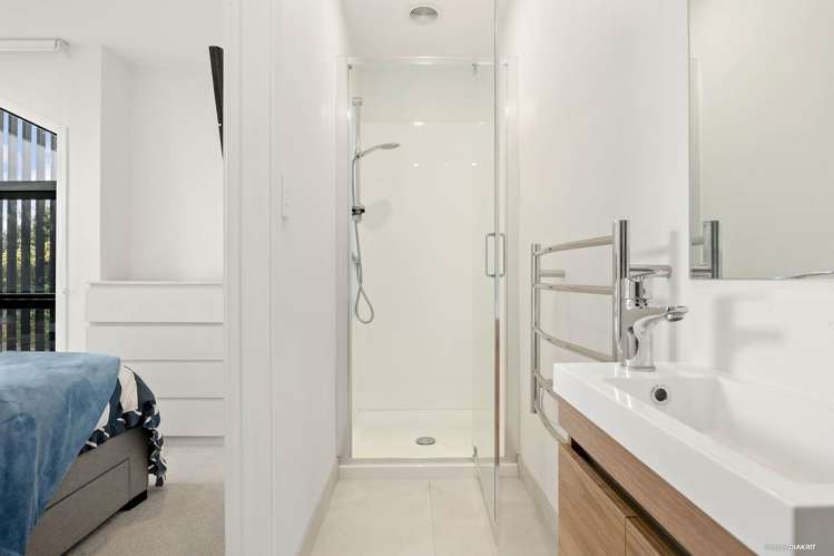 3/54 Barrack Road_5