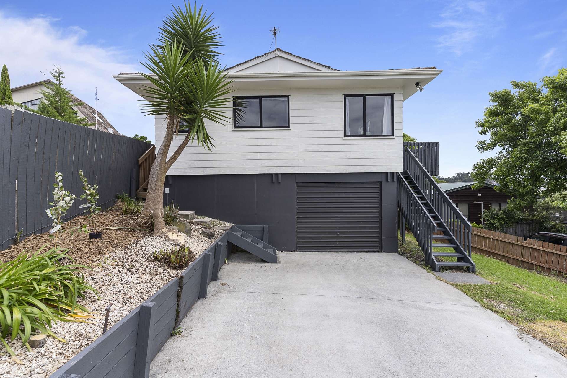 1/19 Exeter Place Unsworth Heights_0