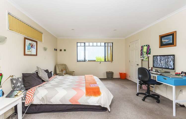 34a Domanski Crescent Owhiro Bay_6