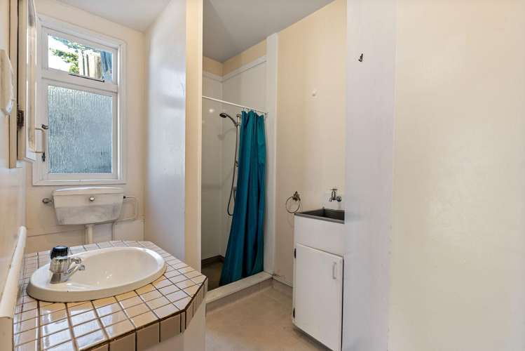 9 Hungerford Road Lyall Bay_18