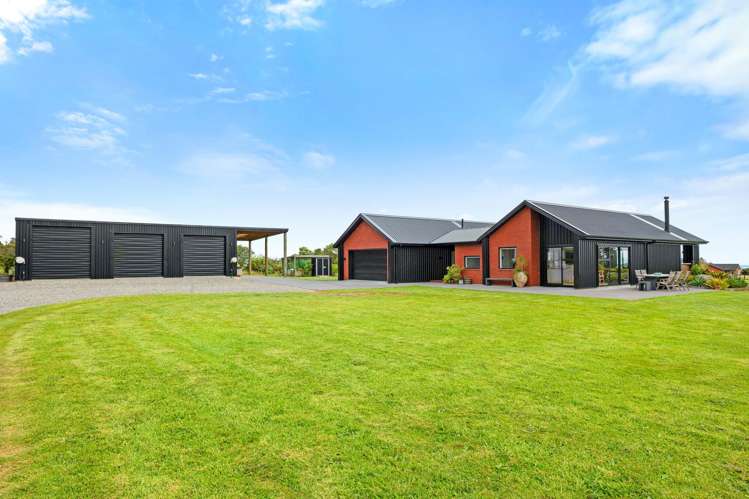 1506 Egmont Road Egmont Village_1