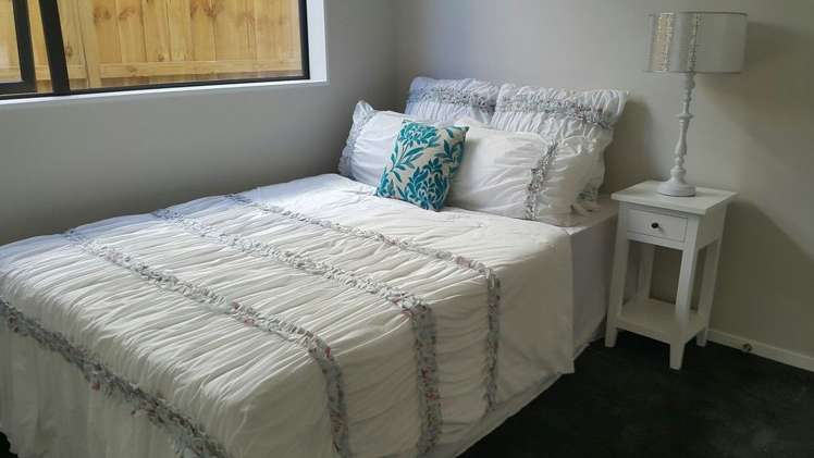 24 Rosewell Crescent Flat Bush_11