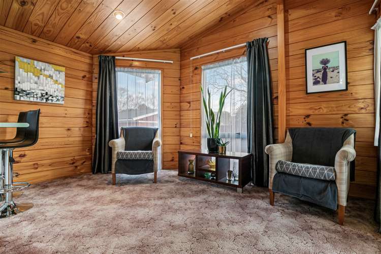 2/111 Beach Road Pahurehure_6