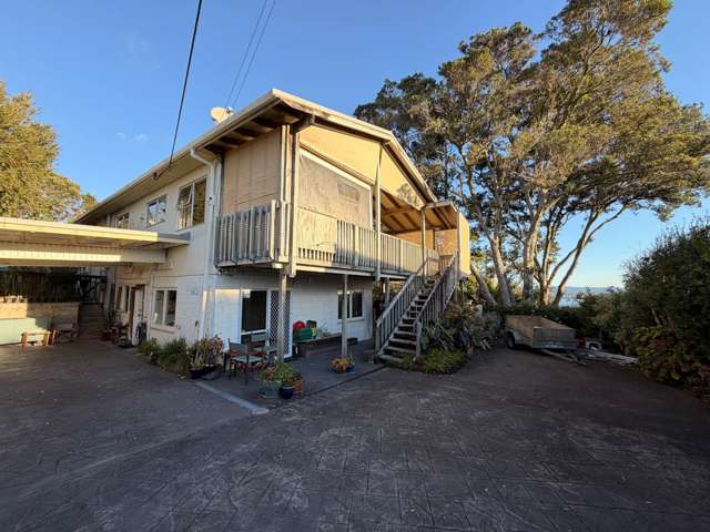 Gorgeous Family Home in Beach Heaven