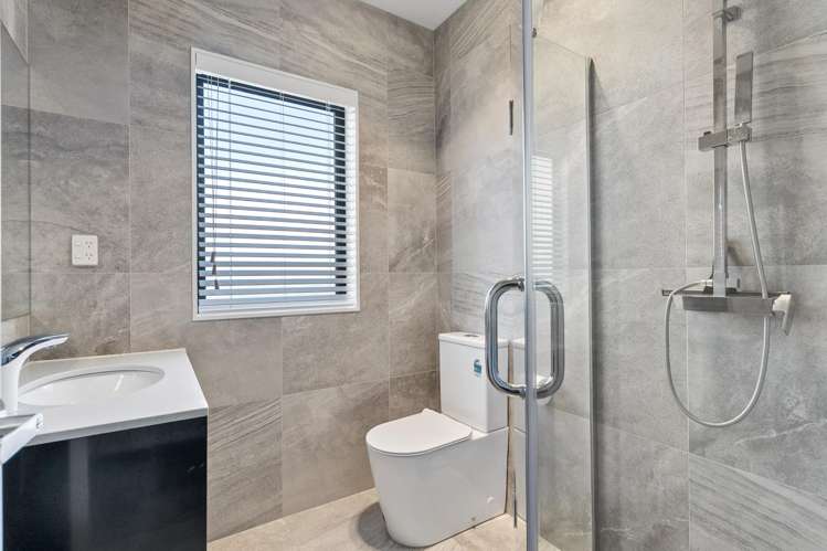 7 Hapukupuku Avenue Beachlands_25