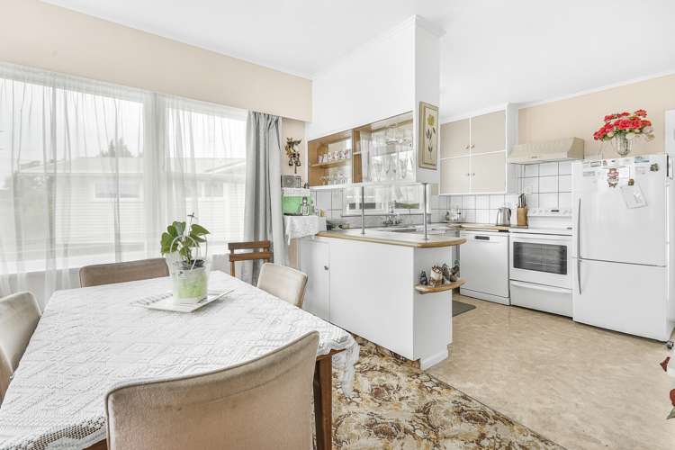 38 Southsea Crescent Silverdale_6