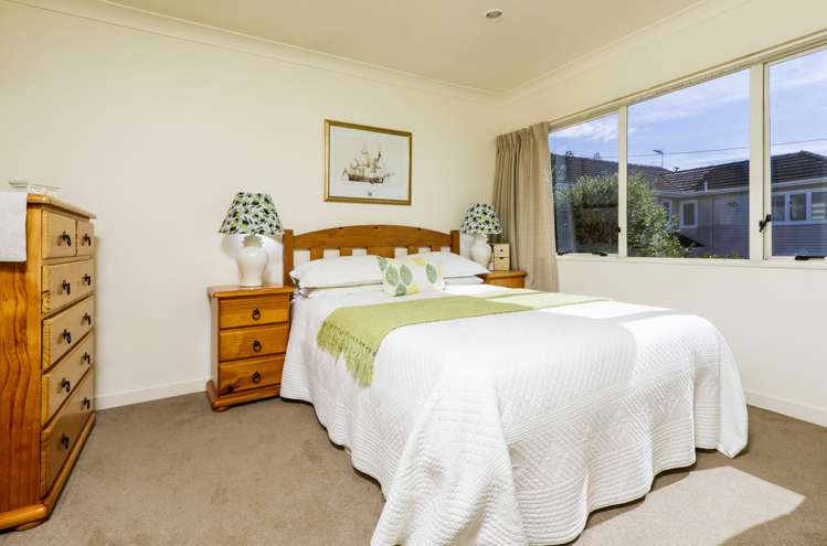 2/1 Rangitoto Terrace Milford_15