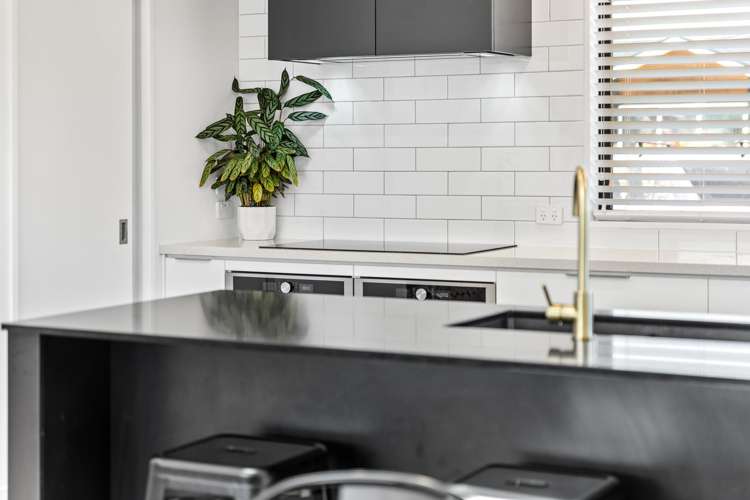 34 Spitfire Drive Burleigh_13