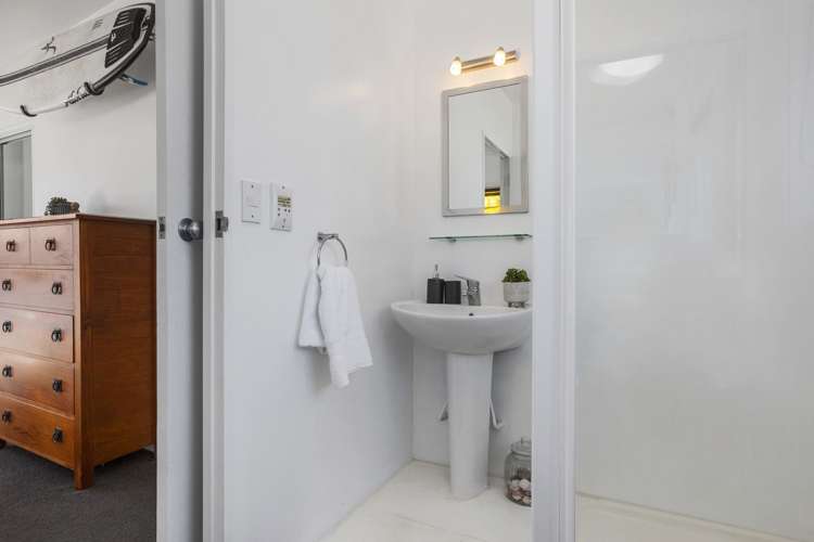 18 Glen Vnus Pauanui_10