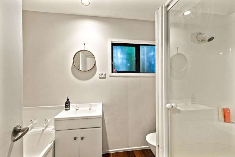 1/22 Dawnhaven Drive Te Atatu Peninsula_13