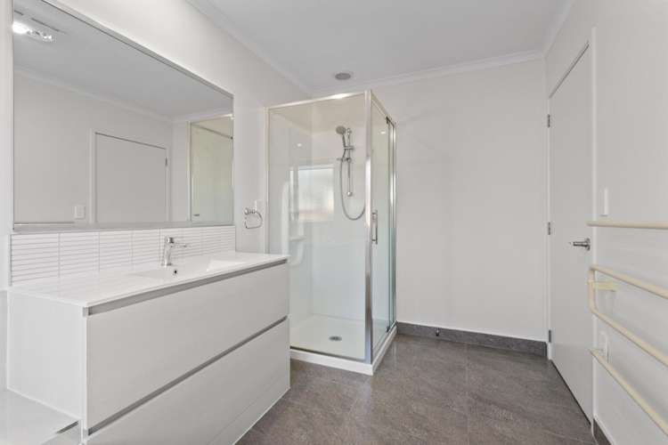 30 West Thompson Street Leamington_16