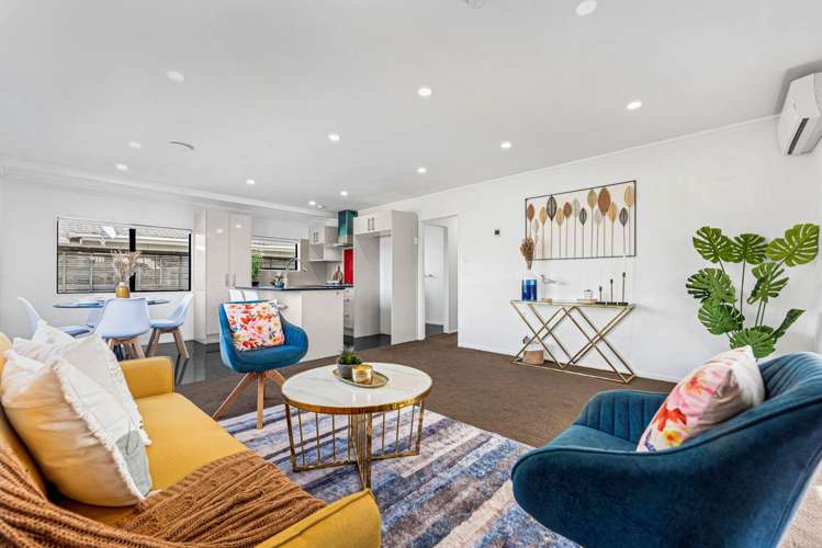 2/73 Russell Road Manurewa_7