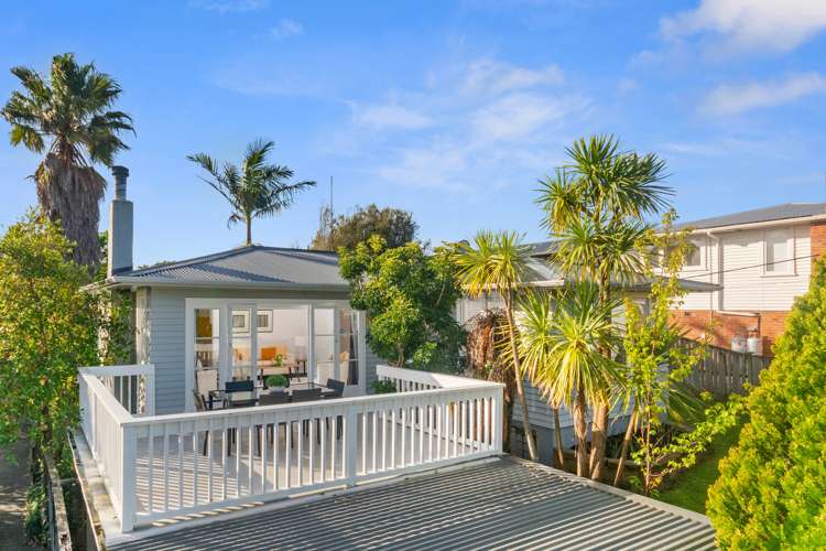 1/31 Sylvan Crescent Te Atatu South_1