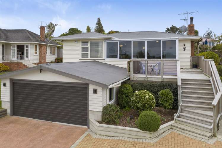 48 Tiroroa Avenue Te Atatu South_0