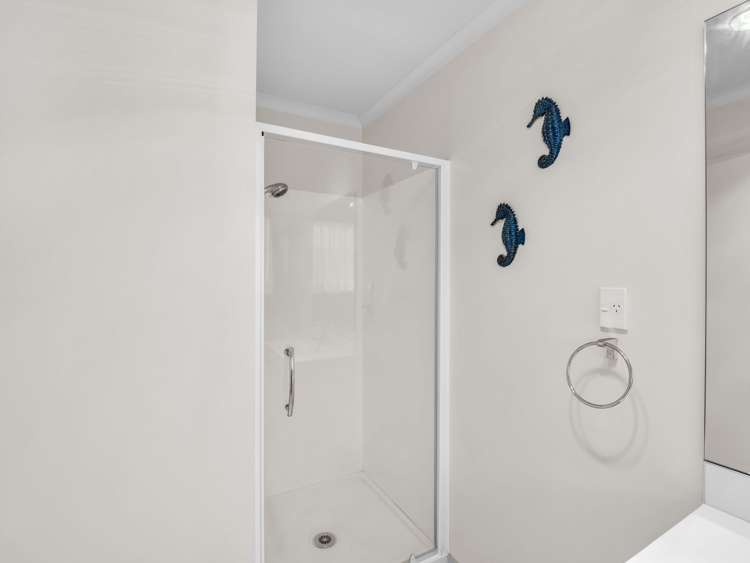 21 Saltwood Street Red Beach_24