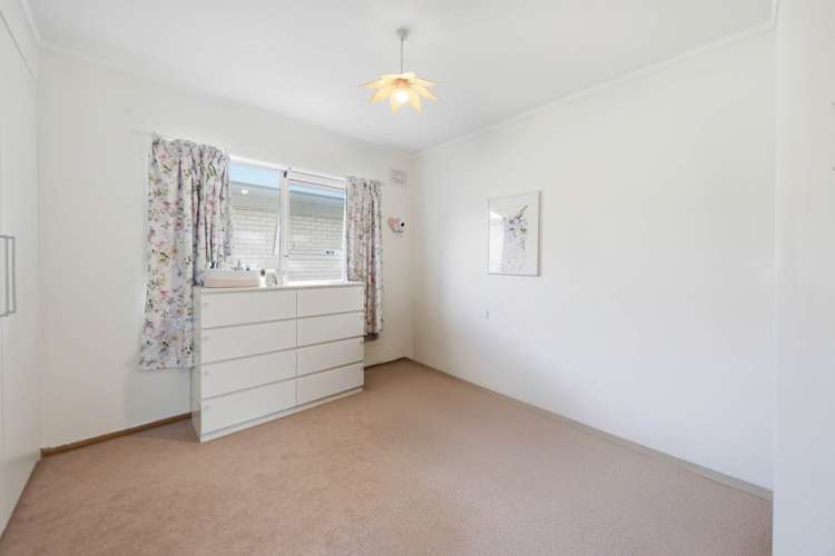 6 Fratley Avenue Farm Cove_10