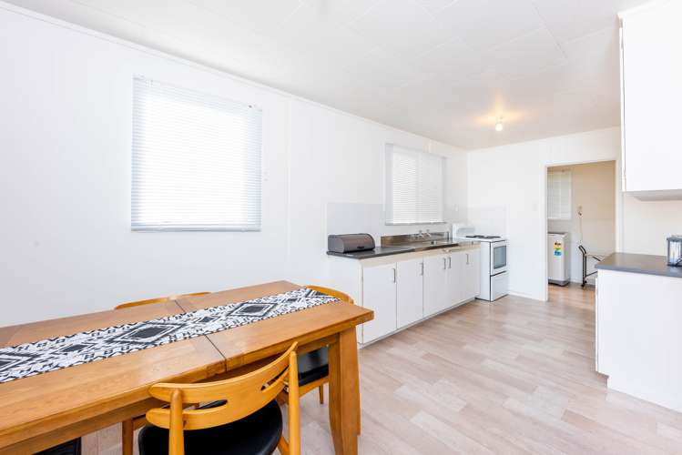 33 Fairlie Crescent Opononi_11