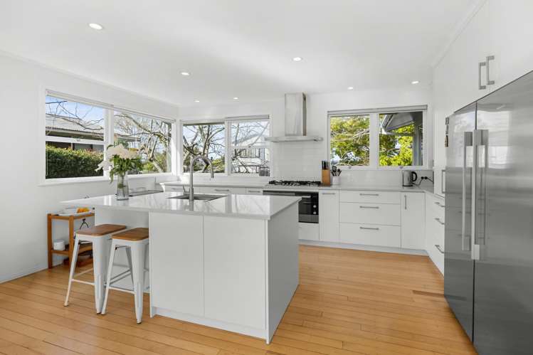 15 Glenside Avenue Pakuranga Heights_1