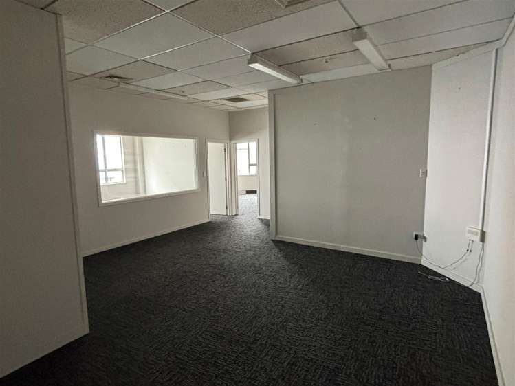 Suite 7, 114-130 Alexandra Street Hamilton Central_1