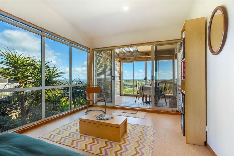 102 Trig Hill Road Onetangi_13