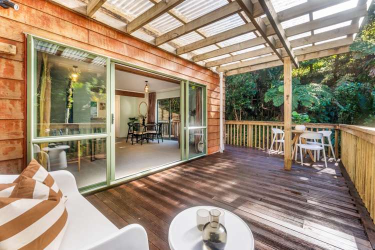281 Huia Road_4