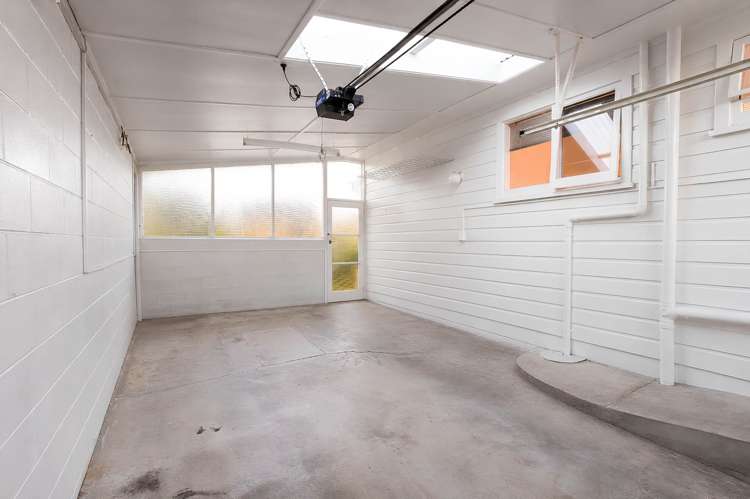 6 Nickleby Place Mellons Bay_28