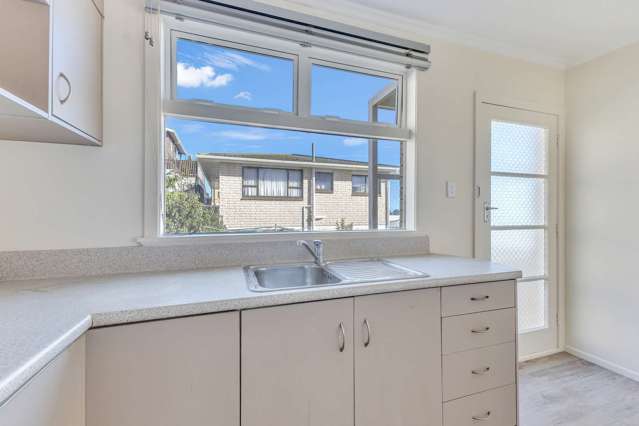 3/12 South Road Moturoa_4