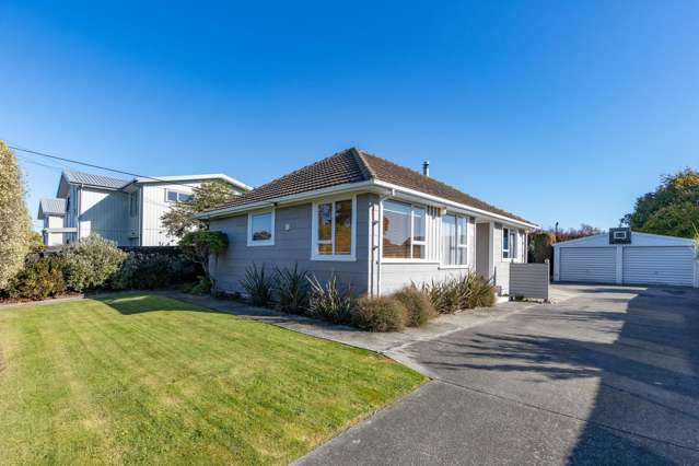 Stylish, Sunny & Secure with Bonus Studio!