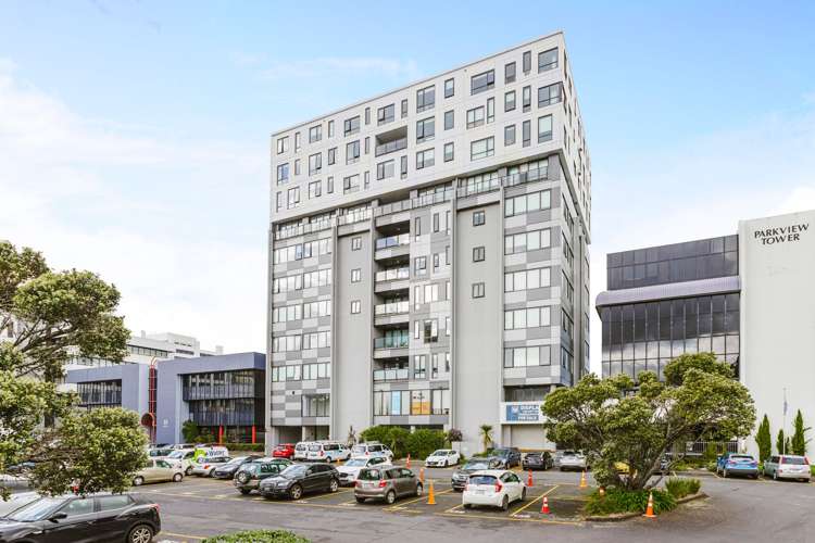 1111/17 Putney Way Manukau_0