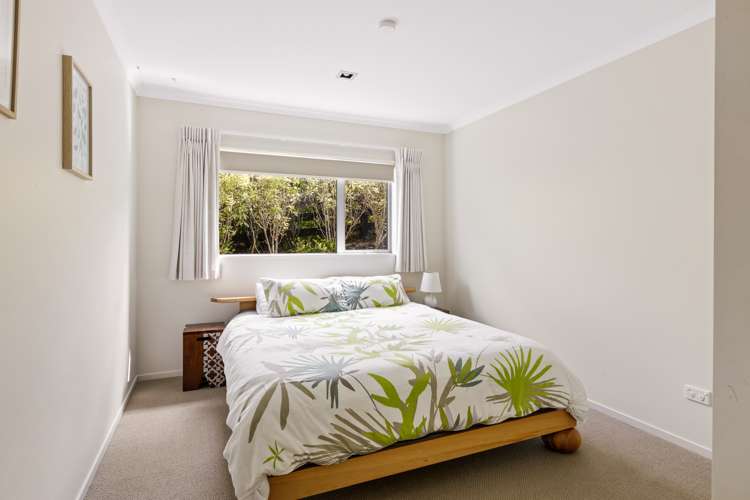 8 Beachwood Drive Hatfields Beach_16