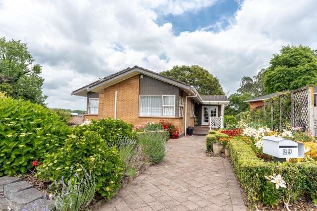 29 Resthill Crescent Glenview_1