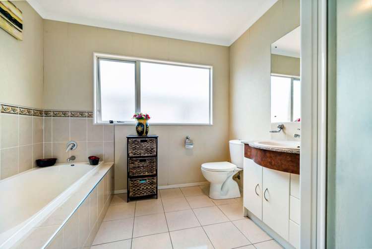 11 Barcaldine Road Flat Bush_14