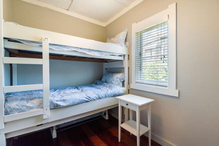 20 Garden Road Piha_15