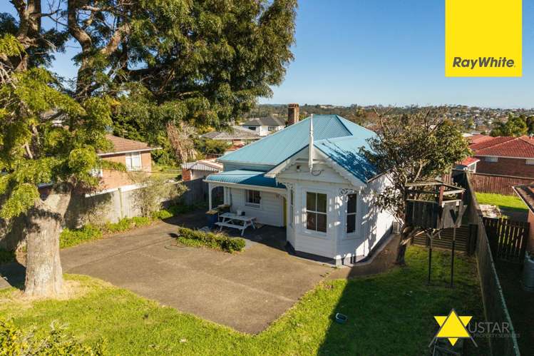 44 Archibald Road Kelston_12