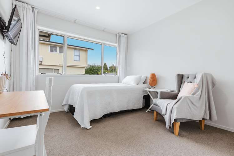 2/15 Kotare Street Hilltop_10