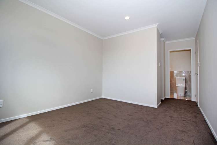 21 Stitchbird Crescent Papakura_5