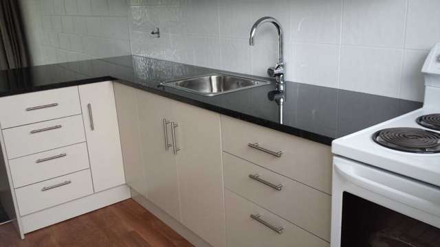 6/5 Kitchener Street 1055_3