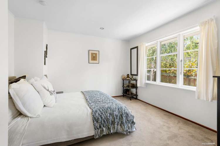 2/221 Lake Road Belmont_9