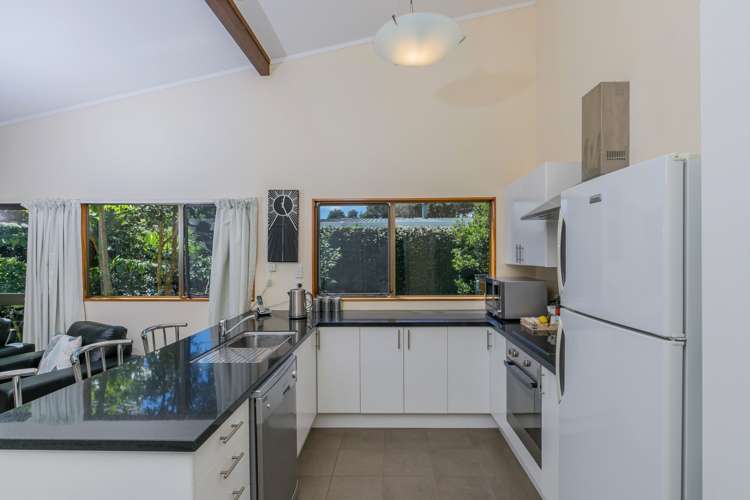 8 Raymond Terrace Northcote_13