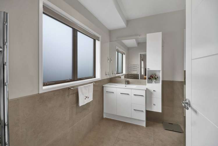 2 Manurau Crescent Merrilands_17